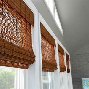 Бамбуковые шторы непрозрачные, коричневого цвета